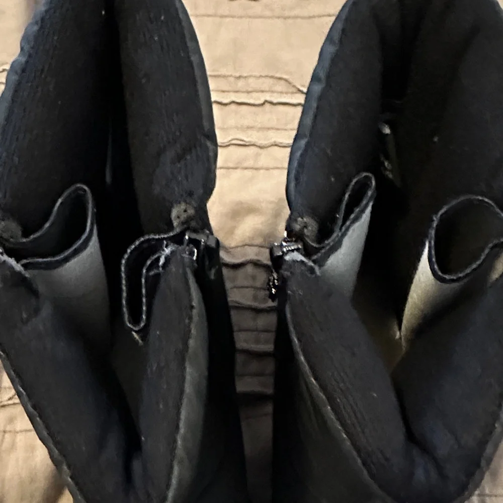 totes Black Zip Winter Boots
